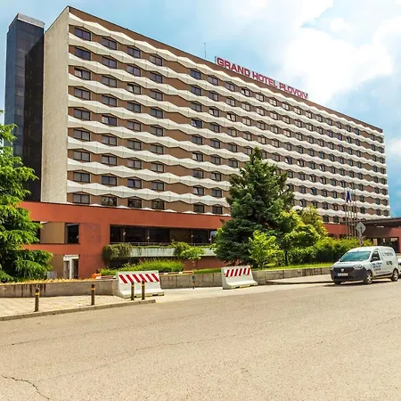 Lux 1 With Free Parking